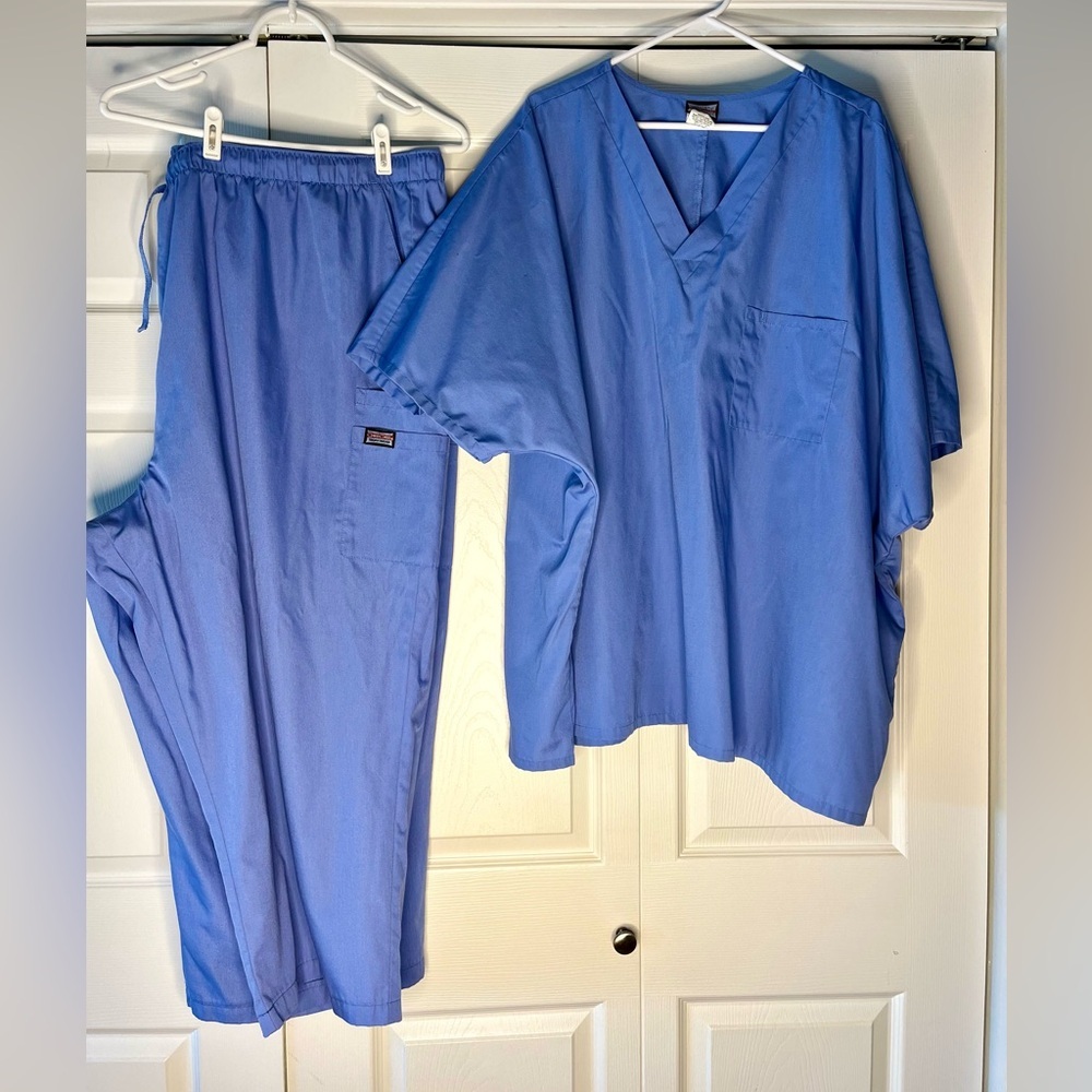 Cherokee Workwear Blue Scrub Top and Pants, set 5X